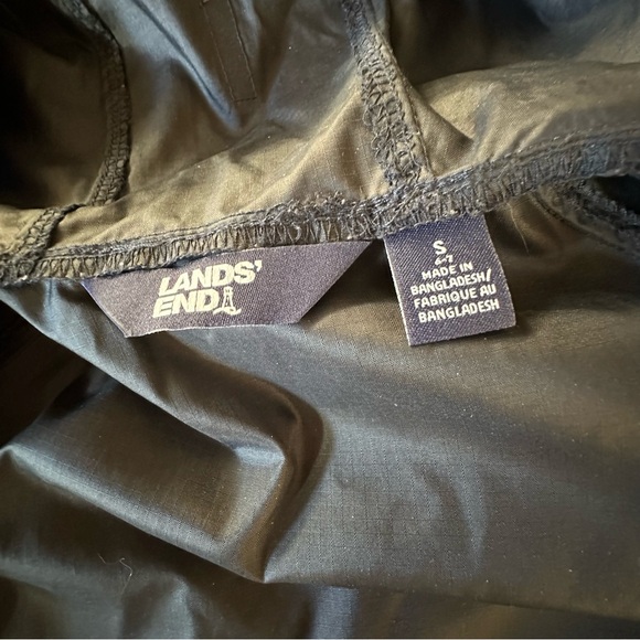 Lands’ End Lightweight Rain Jacket - Picture 11 of 14